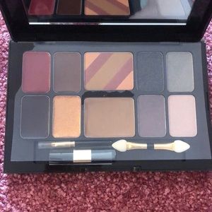 New with tagโs Iman Makeup
